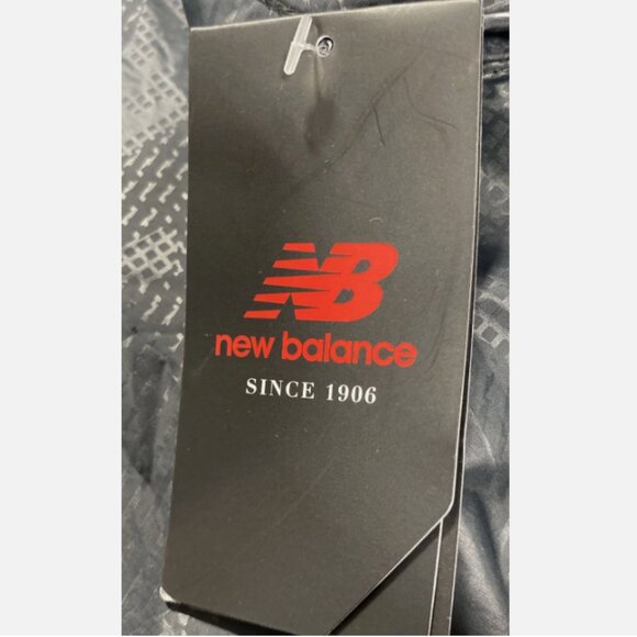 New Balance Men's Black Jacket Size S NWT - Picture 7 of 8